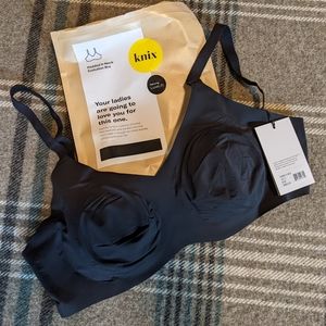 Knix Padded V-Neck Bra - Thin Strap